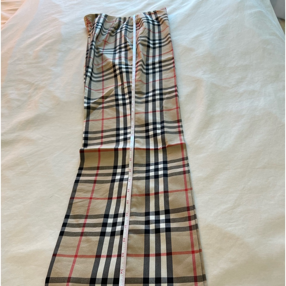 Burberry classical. Made in 🇫🇷 France! Wearing it to match your fashion taste!